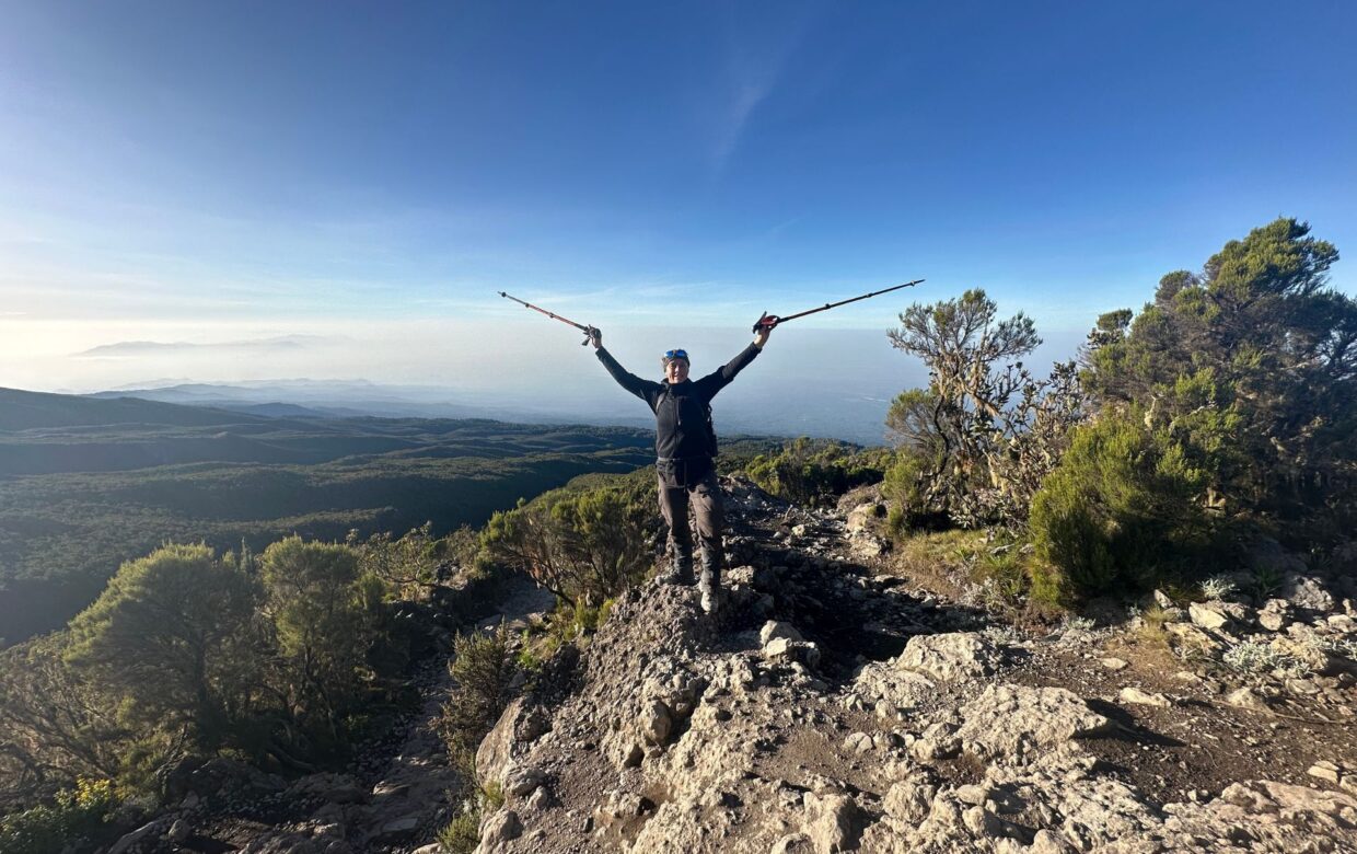 Kilimanjaro beklimmen wandelaar - Explore Tanzania