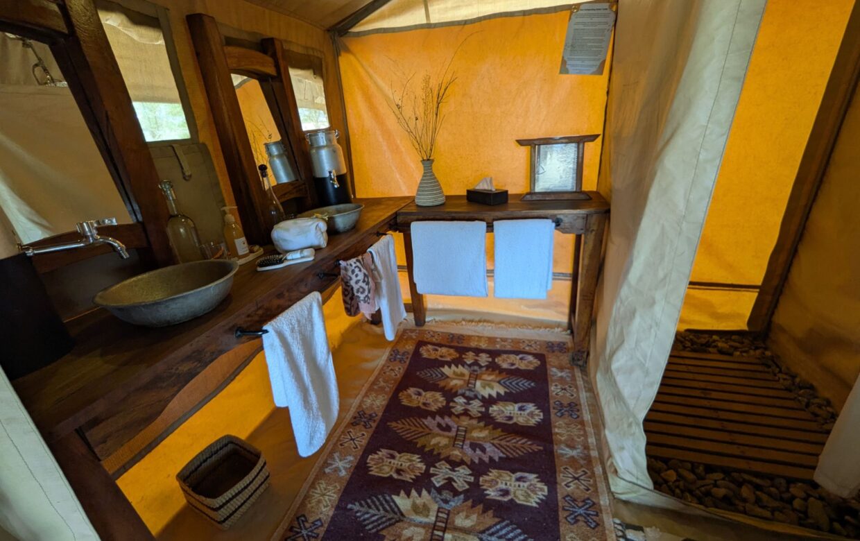 Pembezoni Camp Serengeti Tanzania
