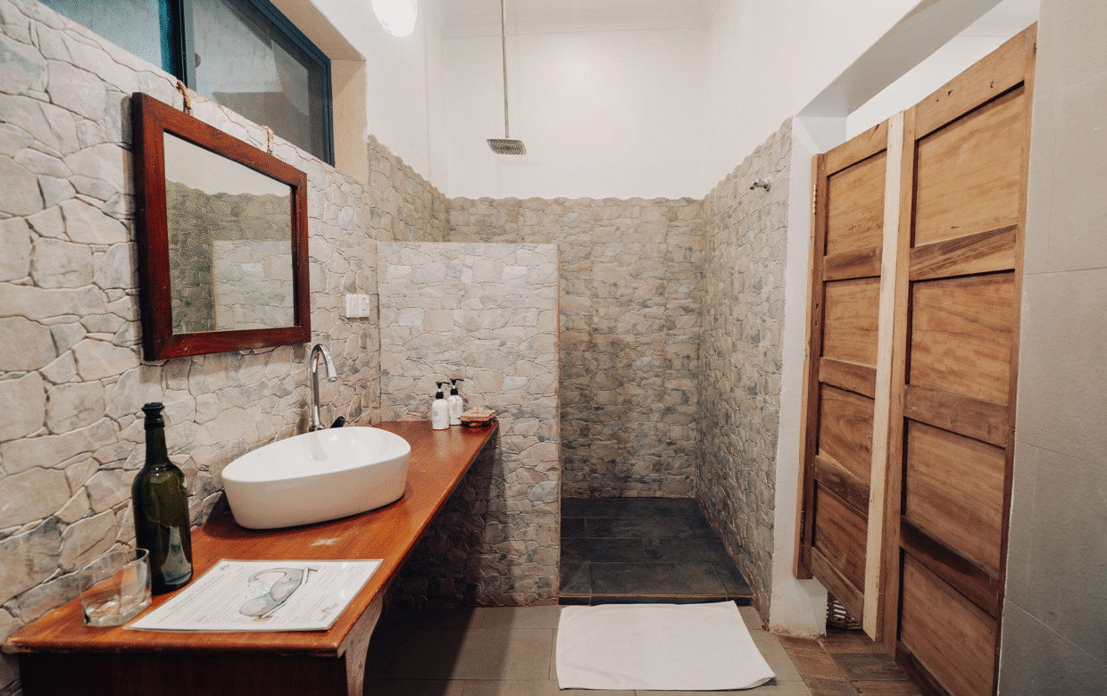Chanya Lodge