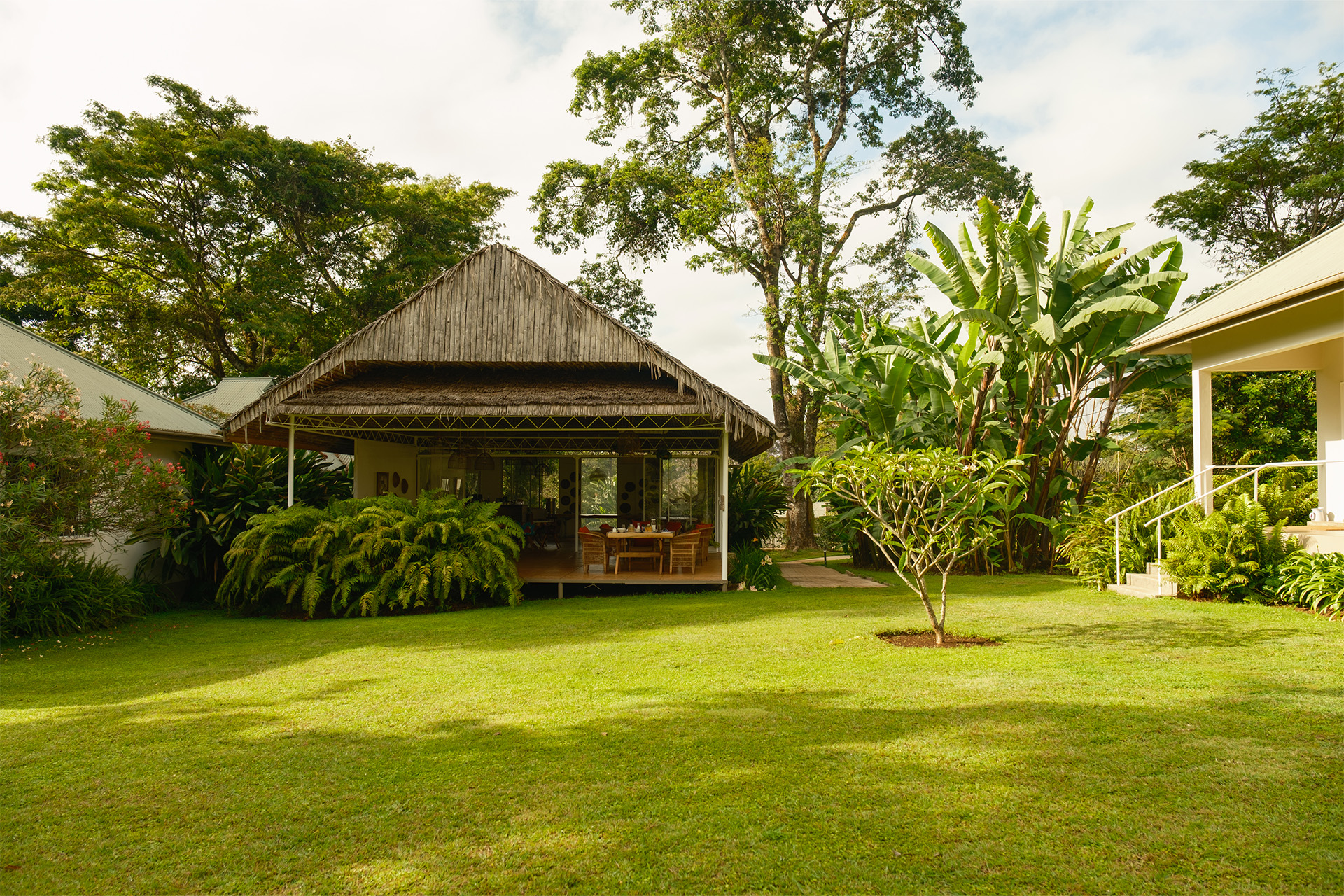 Overnachten koffielodge Kilimanjaro Tanzania - Wie is de Mol 2026 locatie