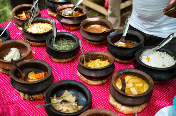 Mto wa Mbu lokale lunch Tanzania - Wie is de Mol 2026 locatie