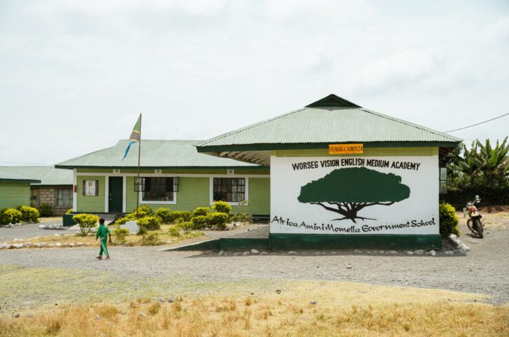 Bezoek Africa Amini school en steun goede doel